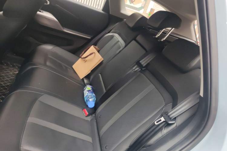 Used Baojun Valli 2021 1.5T Naqu Starry Sky CVT Flagship Model Interior 4