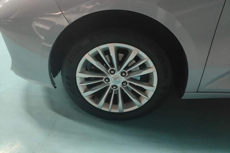 Used Baojun Valli 2021 1.5T Dali Sky CVT Premium Edition Left Front Wheel Hub
