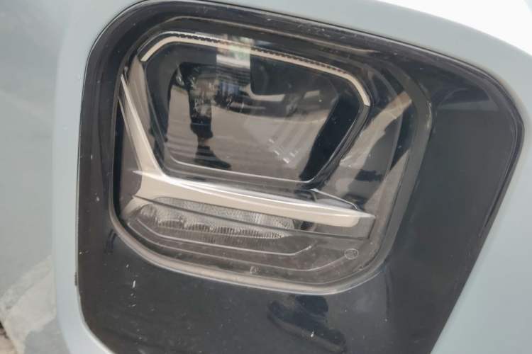Used Baojun Valli 2021 1.5T Naqu Starry Sky CVT Flagship Model Right Front Headlight