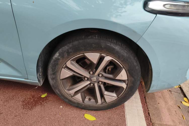Used Baojun Valli 2021 1.5T Naqu Starry Sky CVT Flagship Model Right Front Wheel Hub