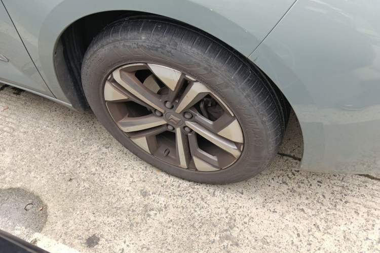 Used Baojun Valli 2021 1.5T Naqu Starry Sky CVT Flagship Model Right Front Wheel Hub