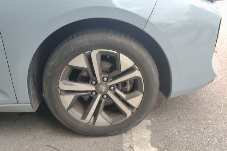 Used Baojun Valli 2021 1.5T Naqu Starry Sky CVT Flagship Model Right Front Wheel Hub