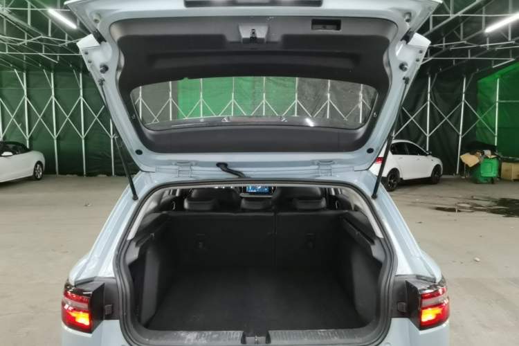 Used Baojun Valli 2021 1.5T Yili Pasture CVT Luxury Model Trunk