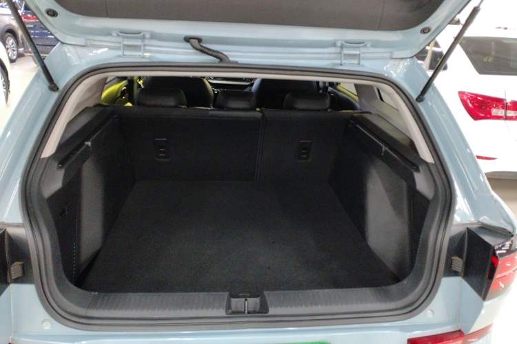 Used Baojun Valli 2021 1.5T Naqu Starry Sky CVT Flagship Model Trunk
