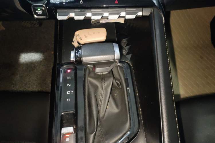 Used Baojun Valli 2021 1.5T Yili Pasture CVT Luxury Model Gear Lever