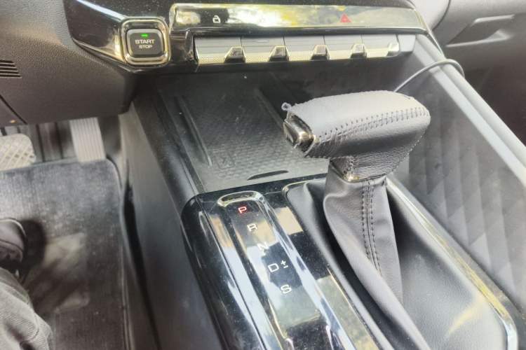 Used Baojun Valli 2021 1.5T Naqu Starry Sky CVT Flagship Model Gear Lever
