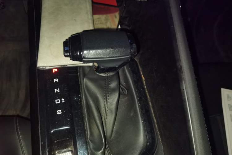 Used Baojun Valli 2021 1.5T Naqu Starry Sky CVT Flagship Model Gear Lever