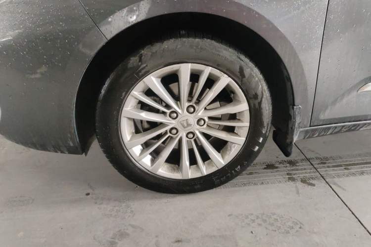 Used Baojun Valli 2021 1.5T Yili Pasture CVT Luxury Model Left Front Wheel Hub