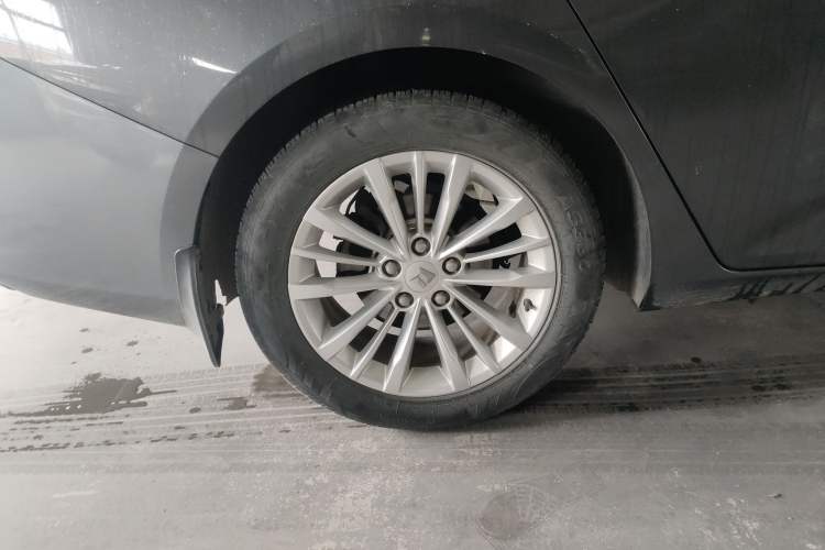 Used Baojun Valli 2021 1.5T Yili Pasture CVT Luxury Model Right Rear Wheel Hub
