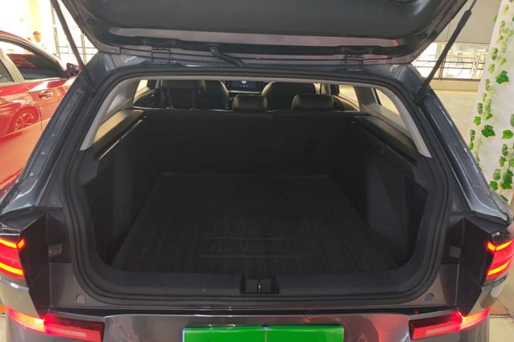 Used Baojun Valli 2021 1.5T Naqu Starry Sky CVT Flagship Model Trunk
