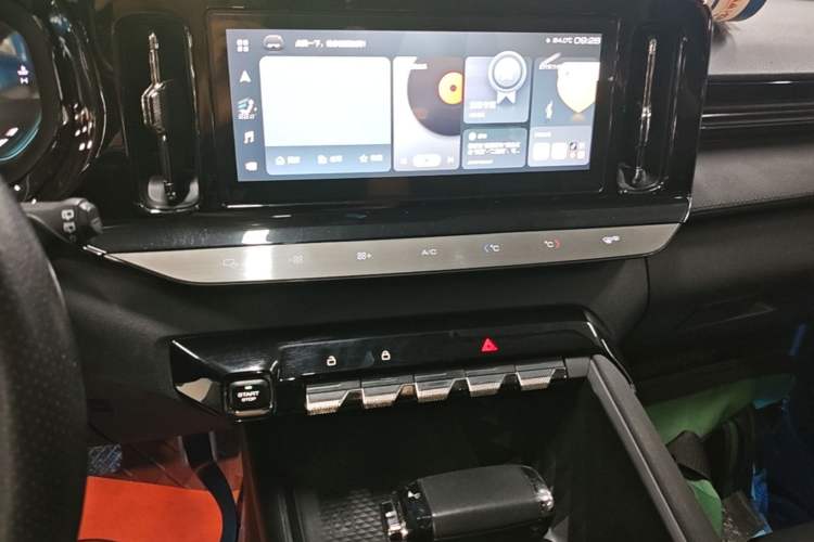 Used Baojun Valli 2021 1.5T Naqu Starry Sky CVT Flagship Model Audio And AC Panel