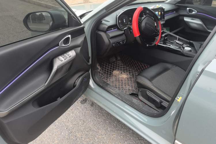 Used Baojun Valli 2021 1.5T Yili Pasture CVT Luxury Model Driver Seat