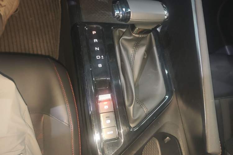 Used Baojun Valli 2021 1.5T Dali Sky CVT Premium Edition Gear Lever