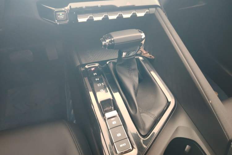 Used Baojun Valli 2021 1.5T Naqu Starry Sky CVT Flagship Model Gear Lever