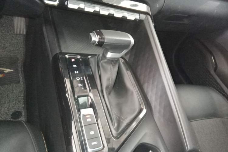 Used Baojun Valli 2021 1.5T Yili Pasture CVT Luxury Model Gear Lever
