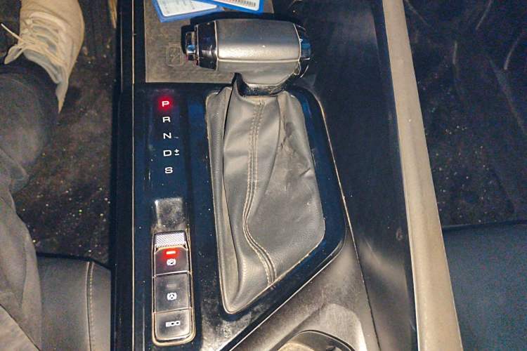 Used Baojun Valli 2021 1.5T Naqu Starry Sky CVT Flagship Model Gear Lever