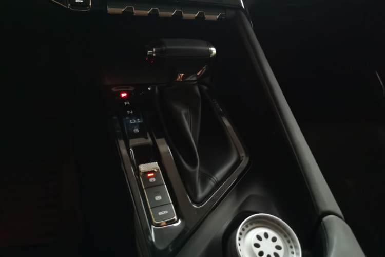 Used Baojun Valli 2021 1.5T Naqu Starry Sky CVT Flagship Model Gear Lever