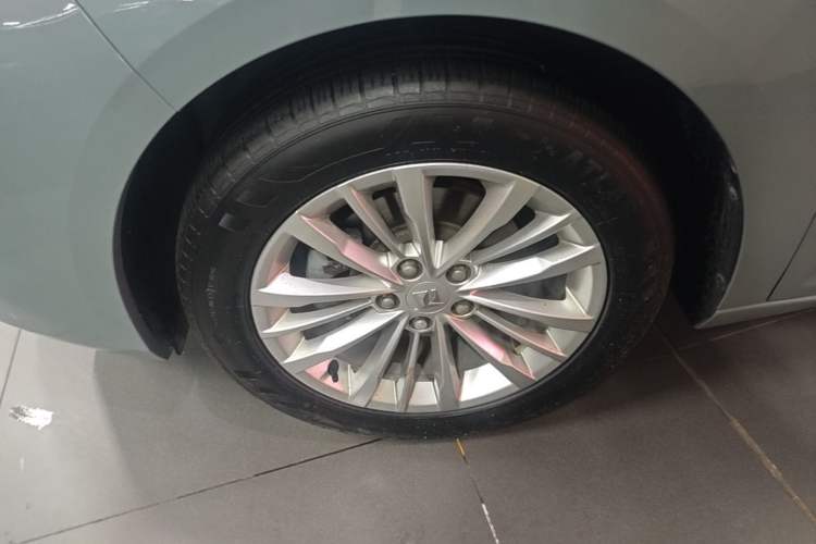 Used Baojun Valli 2021 1.5T Dali Sky CVT Premium Edition Left Front Wheel Hub