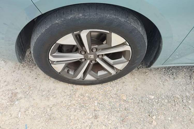 Used Baojun Valli 2021 1.5T Naqu Starry Sky CVT Flagship Model Left Front Wheel Hub