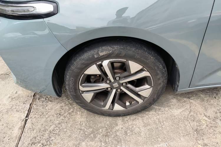 Used Baojun Valli 2021 1.5T Naqu Starry Sky CVT Flagship Model Left Front Wheel Hub
