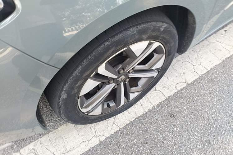 Used Baojun Valli 2021 1.5T Naqu Starry Sky CVT Flagship Model Left Front Wheel Hub