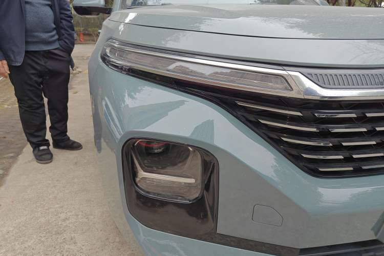 Used Baojun Valli 2021 1.5T Naqu Starry Sky CVT Flagship Model Right Front Headlight