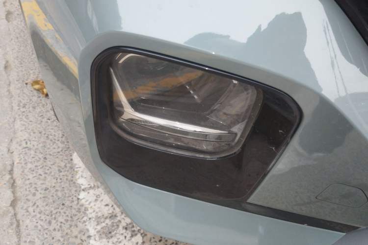 Used Baojun Valli 2021 1.5T Naqu Starry Sky CVT Flagship Model Right Front Headlight
