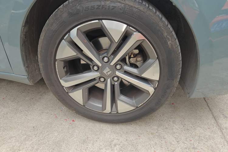 Used Baojun Valli 2021 1.5T Naqu Starry Sky CVT Flagship Model Right Front Wheel Hub