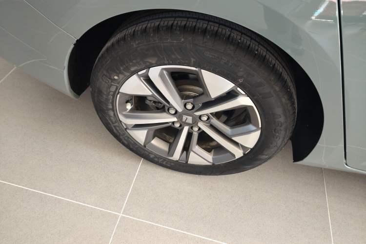 Used Baojun Valli 2021 1.5T Naqu Starry Sky CVT Flagship Model Right Rear Wheel Hub