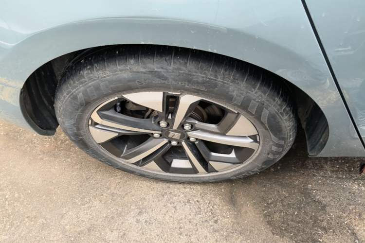 Used Baojun Valli 2021 1.5T Naqu Starry Sky CVT Flagship Model Right Rear Wheel Hub