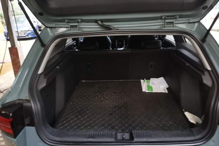 Used Baojun Valli 2021 1.5T Naqu Starry Sky CVT Flagship Model Trunk