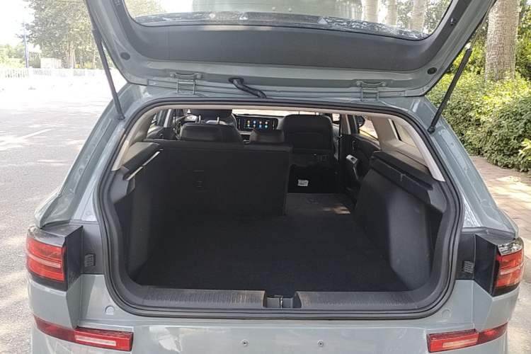 Used Baojun Valli 2021 1.5T Naqu Starry Sky CVT Flagship Model Trunk