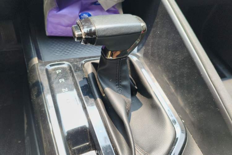 Used Baojun Valli 2021 1.5T Naqu Starry Sky CVT Flagship Model Gear Lever