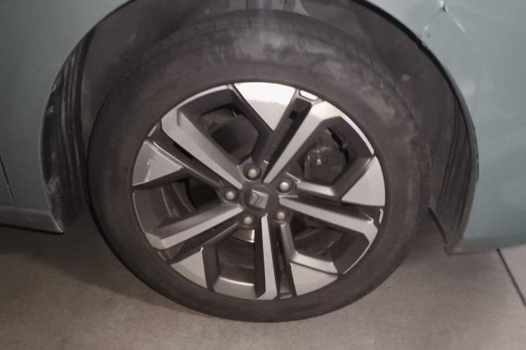 Used Baojun Valli 2021 1.5T Naqu Starry Sky CVT Flagship Model Right Front Wheel Hub