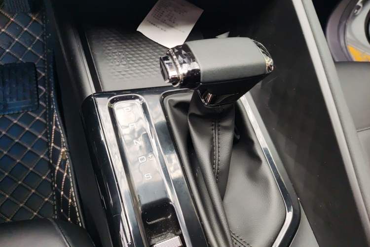 Used Baojun Valli 2021 1.5T Naqu Starry Sky CVT Flagship Model Gear Lever
