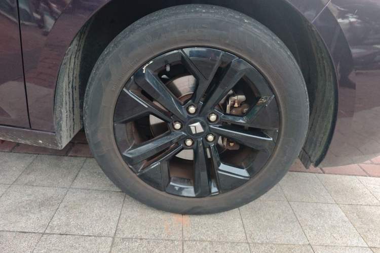 Used Baojun Valli 2021 1.5T Naqu Starry Sky CVT Flagship Model Right Front Wheel Hub