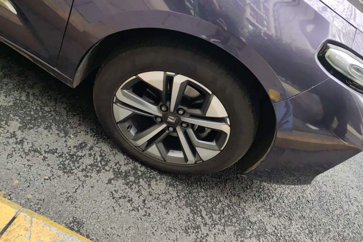 Used Baojun Valli 2021 1.5T Naqu Starry Sky CVT Flagship Model Right Front Wheel Hub