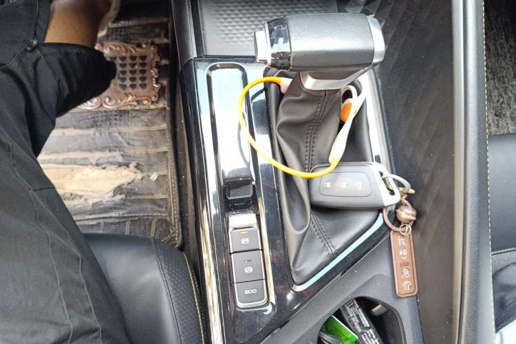 Used Baojun Valli 2021 1.5T Yili Pasture CVT Luxury Model Gear Lever