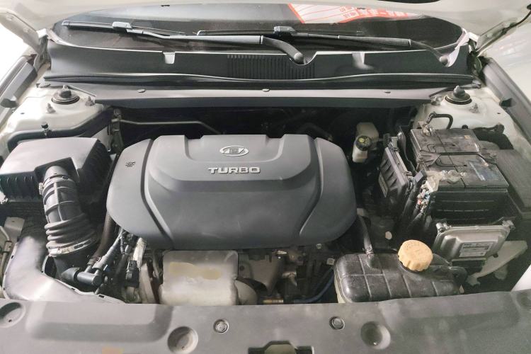Used Baojun Valli 2021 1.5T Yili Pasture CVT Luxury Model Engine Bay