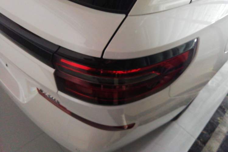 Used Baojun Valli 2021 1.5T Yili Pasture CVT Luxury Model Exterior 6