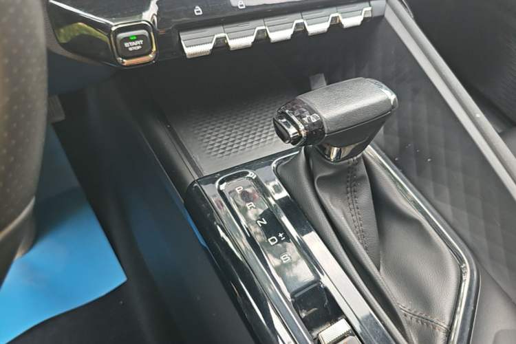 Used Baojun Valli 2021 1.5T Naqu Starry Sky CVT Flagship Model Gear Lever