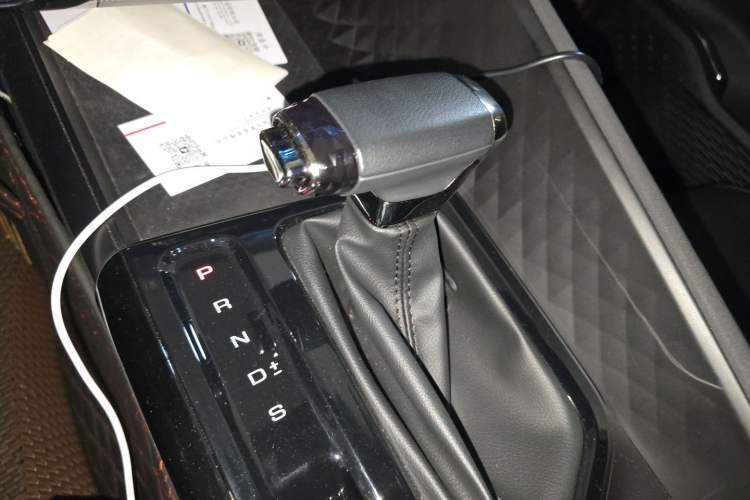Used Baojun Valli 2021 1.5T Naqu Starry Sky CVT Flagship Model Gear Lever
