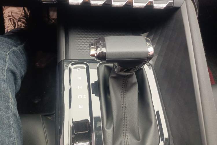 Used Baojun Valli 2021 1.5T Naqu Starry Sky CVT Flagship Model Gear Lever