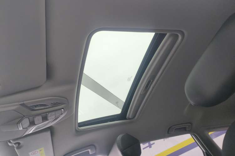 Used Baojun Valli 2021 1.5T Naqu Starry Sky CVT Flagship Model Headliner