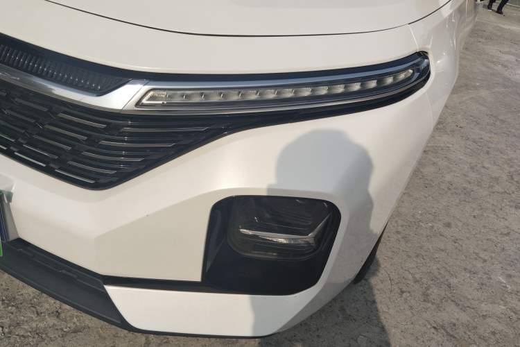 Used Baojun Valli 2021 1.5T Yili Pasture CVT Luxury Model Left Front Headlight