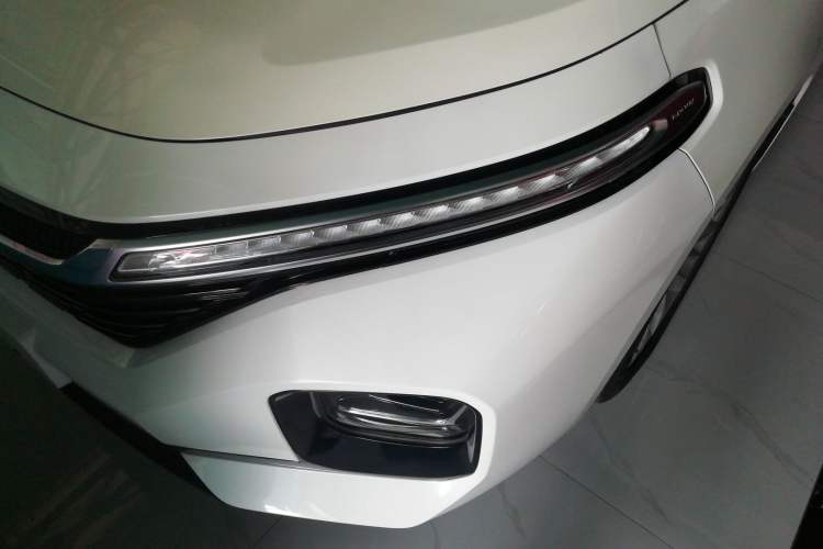 Used Baojun Valli 2021 1.5T Yili Pasture CVT Luxury Model Left Front Headlight