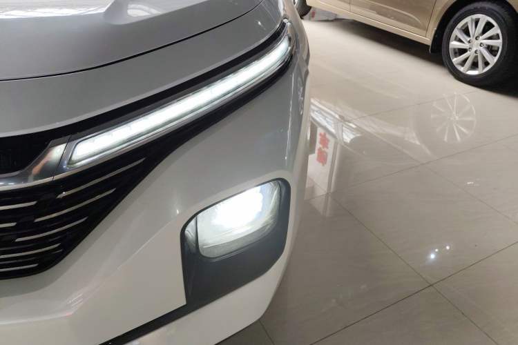Used Baojun Valli 2021 1.5T Yili Pasture CVT Luxury Model Left Front Headlight