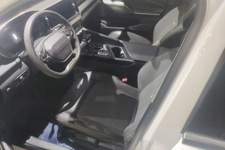 Used Baojun Valli 2021 1.5T Yili Pasture CVT Luxury Model Left Front Seat