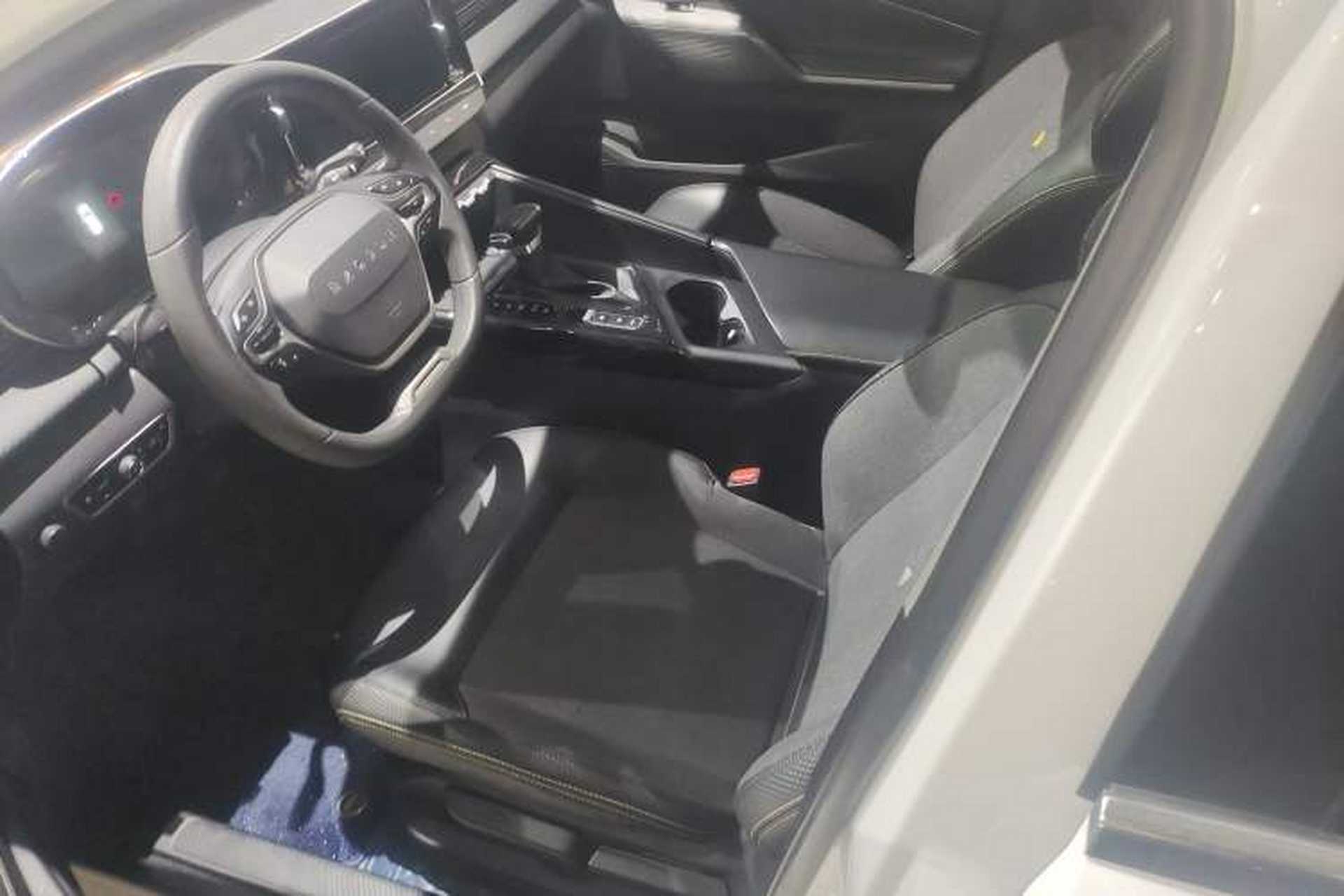 Used Baojun Valli 2021 1.5T Yili Pasture CVT Luxury Model Left Front Seat