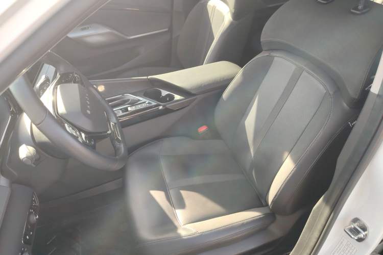 Used Baojun Valli 2021 1.5T Dali Sky CVT Premium Edition Left Front Seat